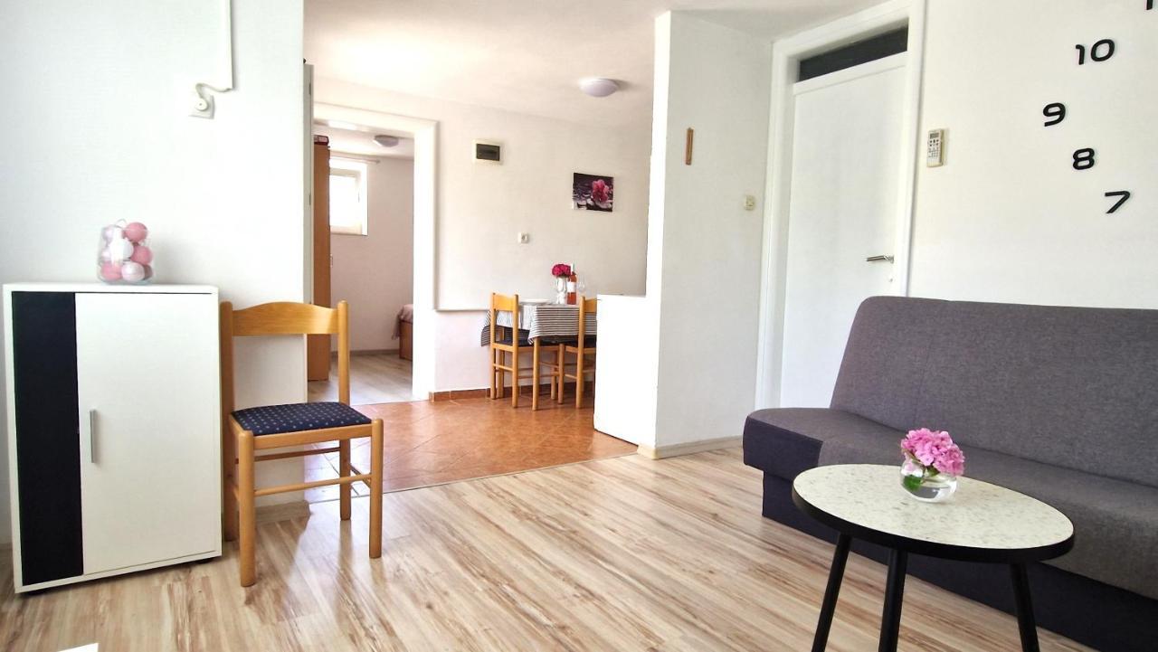 Apartment Jagoda Кърк Екстериор снимка