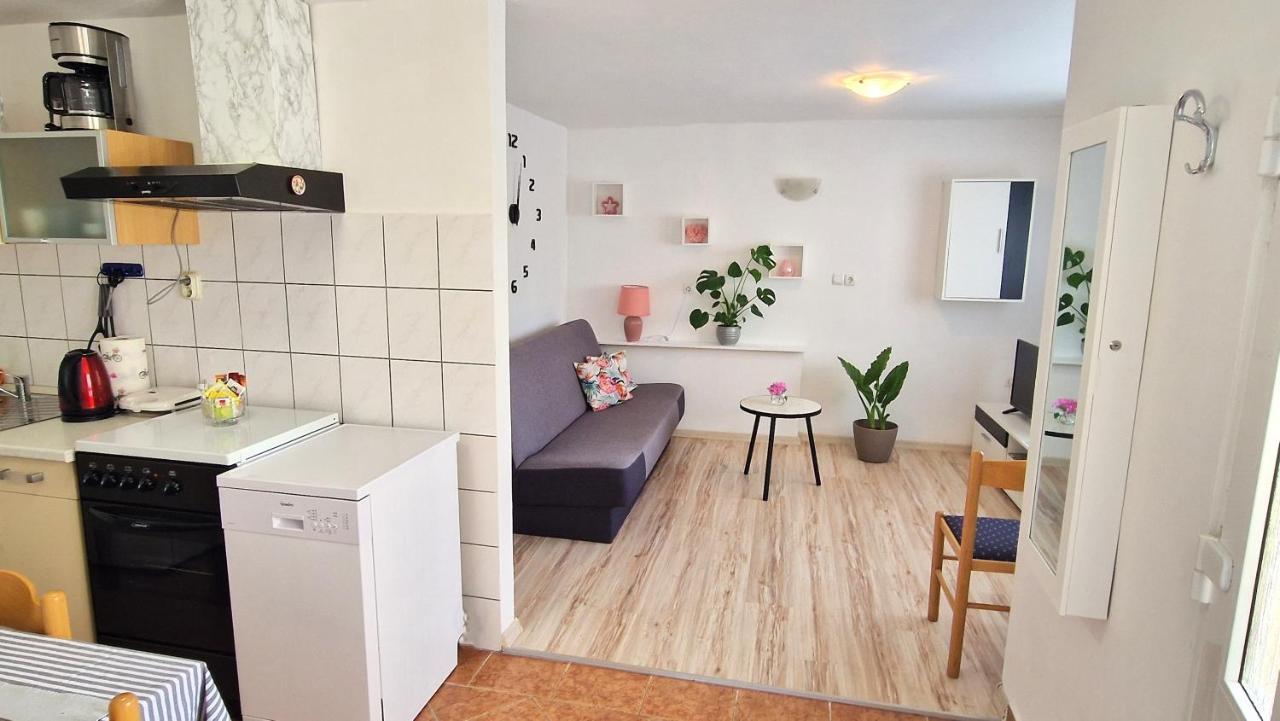 Apartment Jagoda Кърк Екстериор снимка
